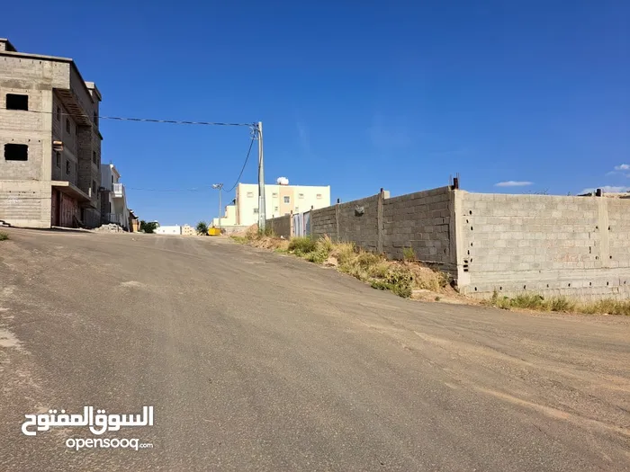 ارض ب430 الف خميس مشيط بالقرب من الخدمات والمدينه الطبيه