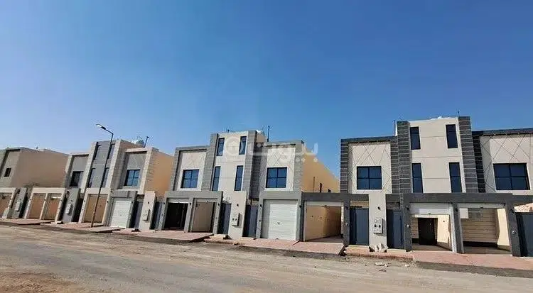 دور للبيع في حي عريض، الرياض