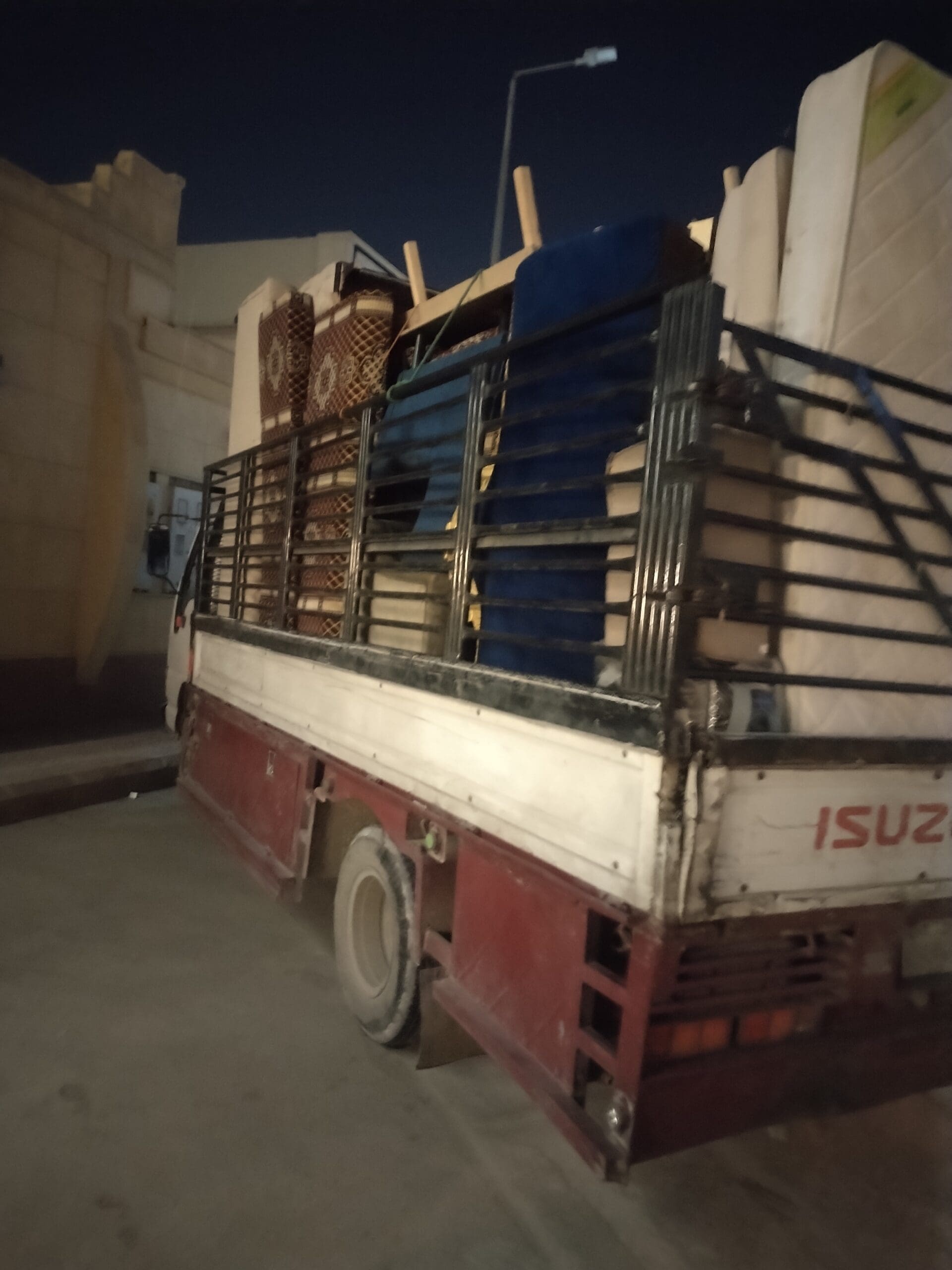 اتخلص من الأثاث القديم حي القيروان 0502870954