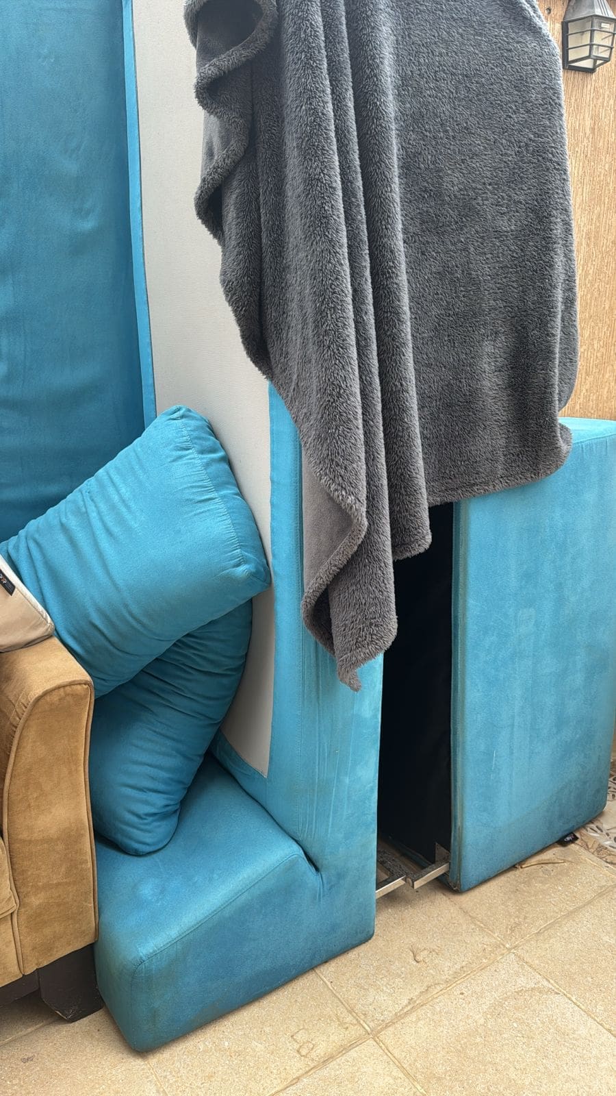 التخلص من جميع أنواع الاثاث التالف بالرياض 0508857593