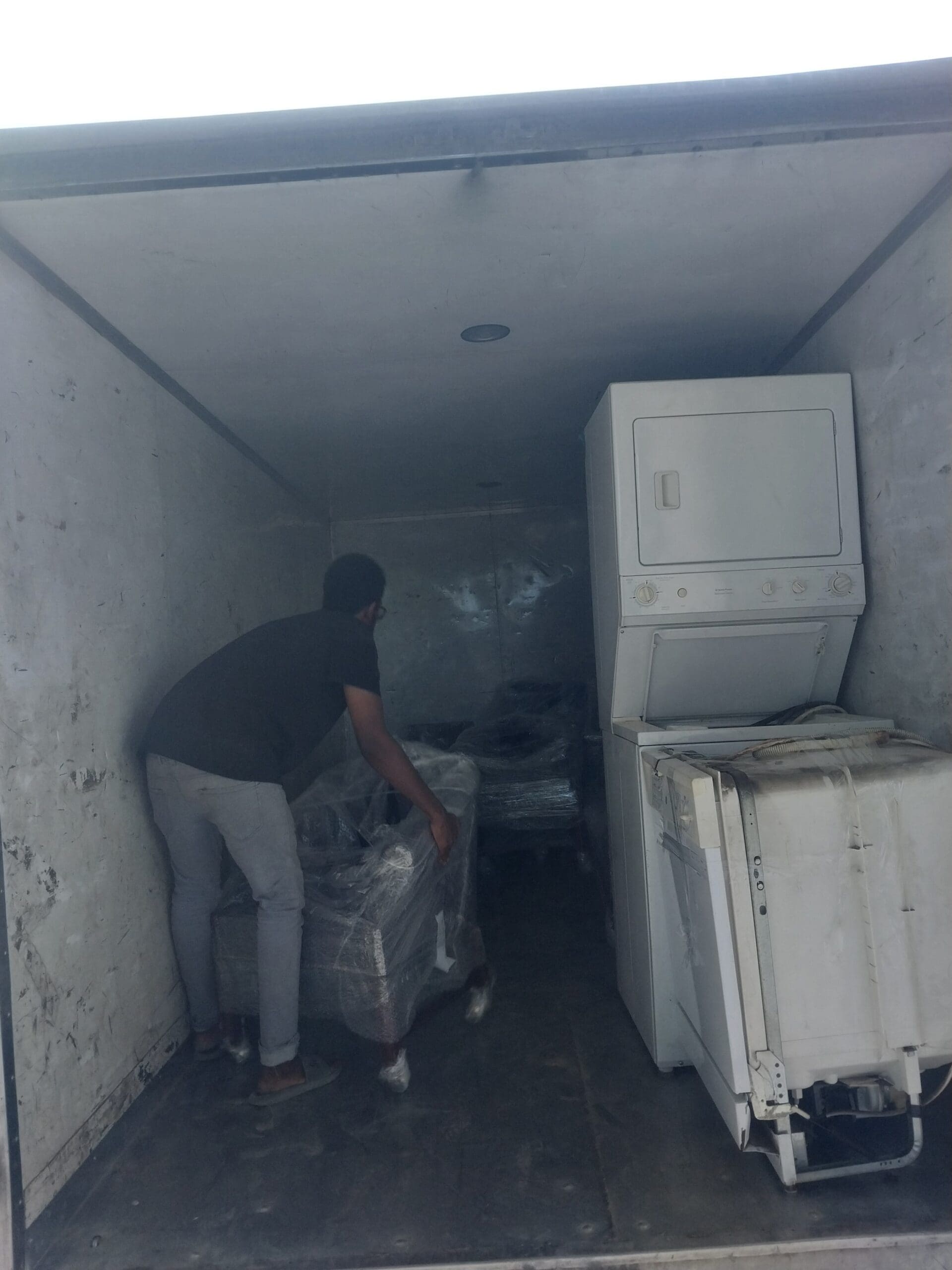 دينا نقل عفش بالرياض حي العليا