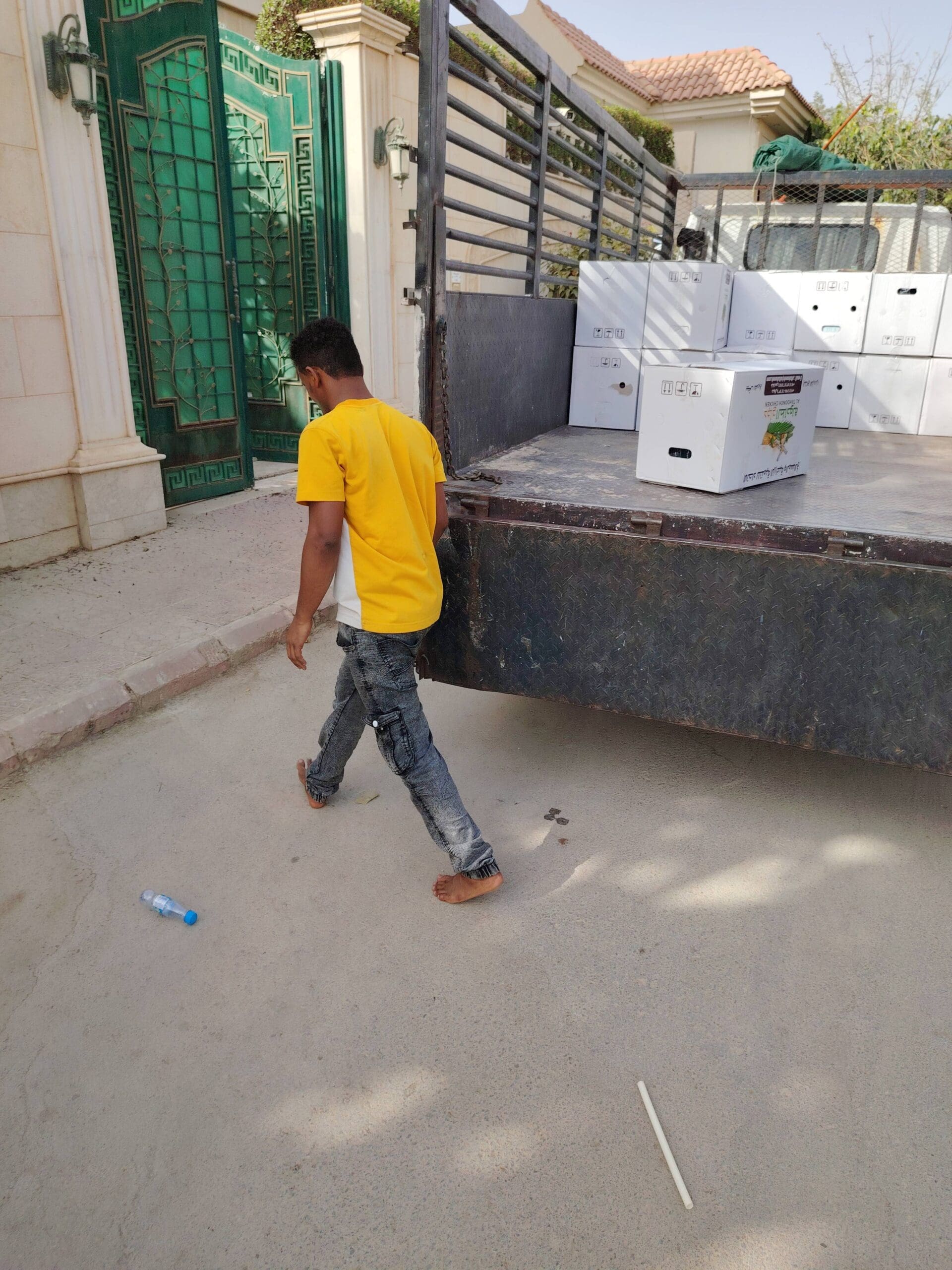 دينا تشيل الاثاث القديم بالرياض 0503483036
