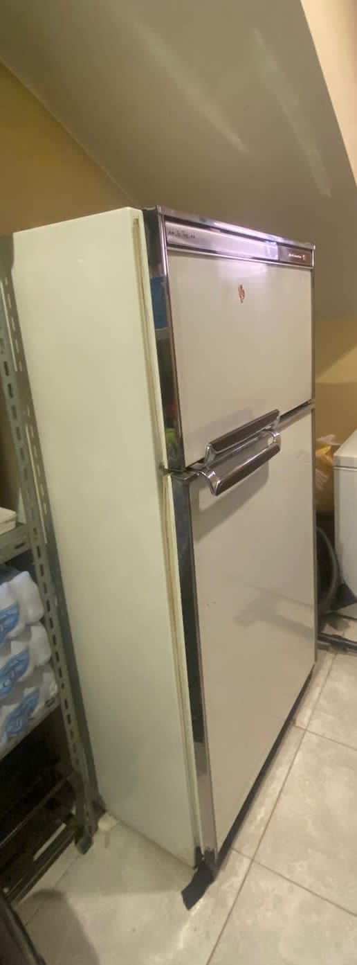 طش أثاث قديم حي العليا 0559803796
