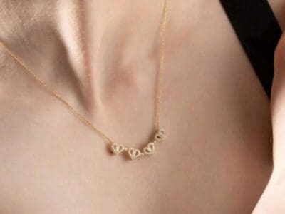 *سِلسالُ قلب .. بِلمسةٍ ناعمه لذكرى خالدة ✨* *سِلسالٌ فريدٌ يدمج القلب