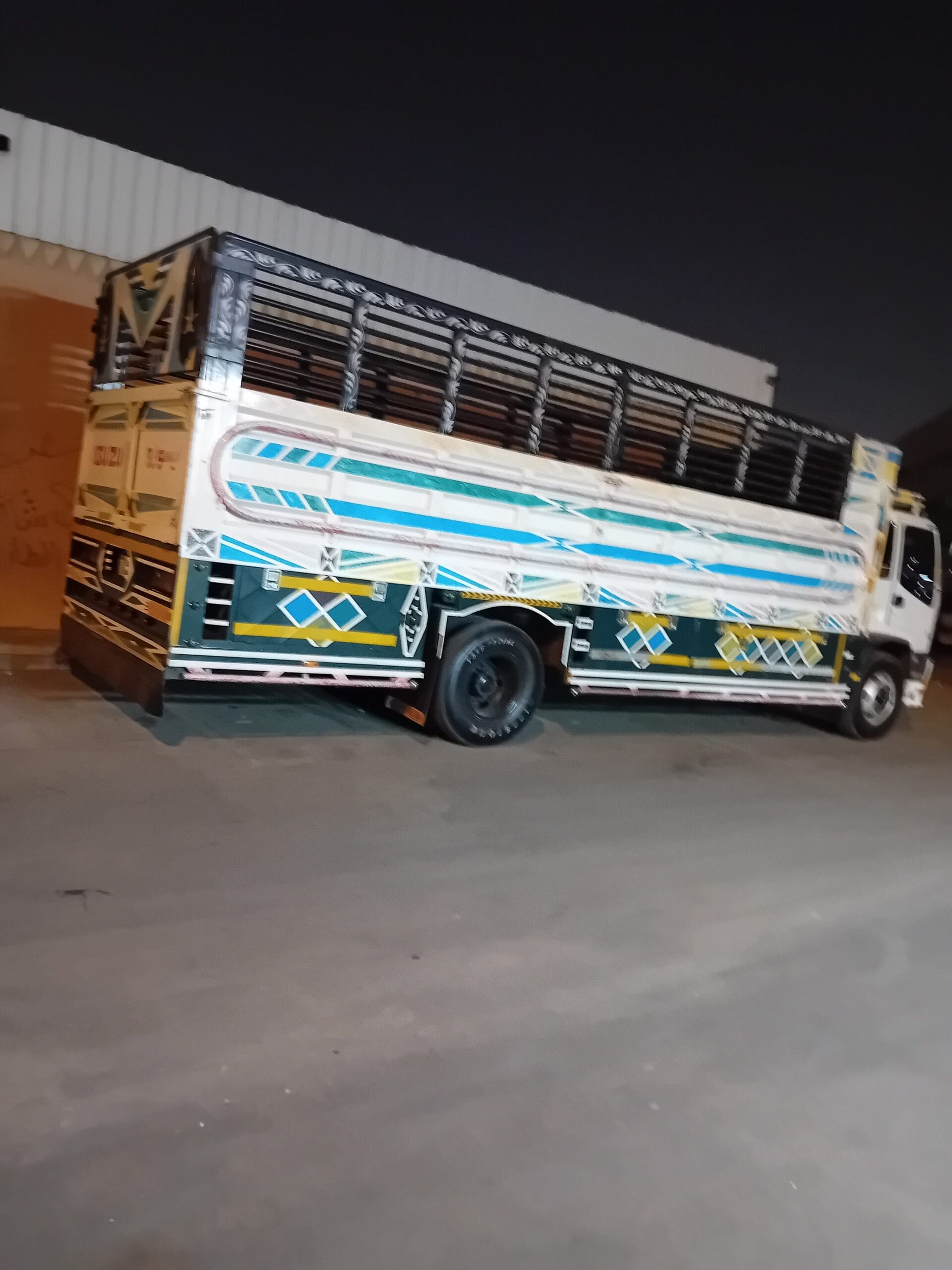 لوري نقل عفش بالرياض 0550594502