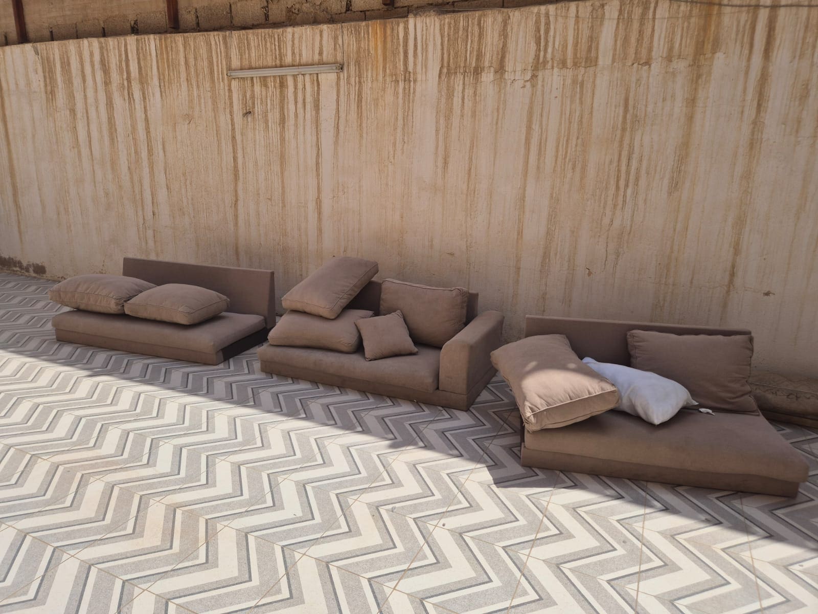 توصيل الى جمعية خيرية تاخذ الاثاث المستعمل بالرياض 0553514375